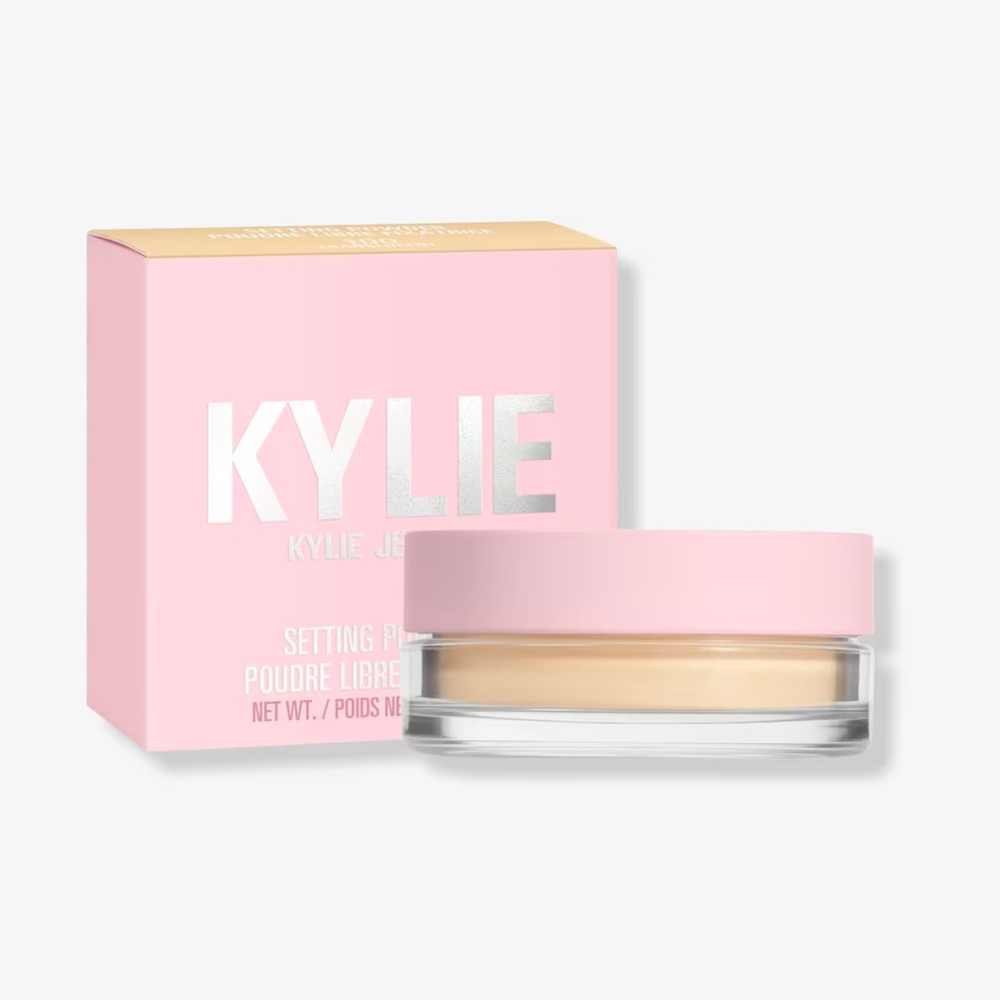 Kylie Jenner Setting Powder